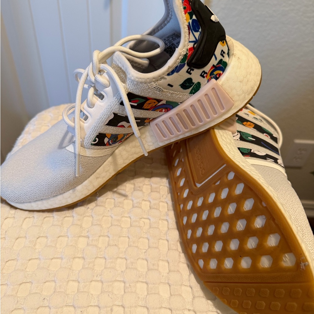 Adidas Limited Edition Womens White and Black Sneakers 8.5